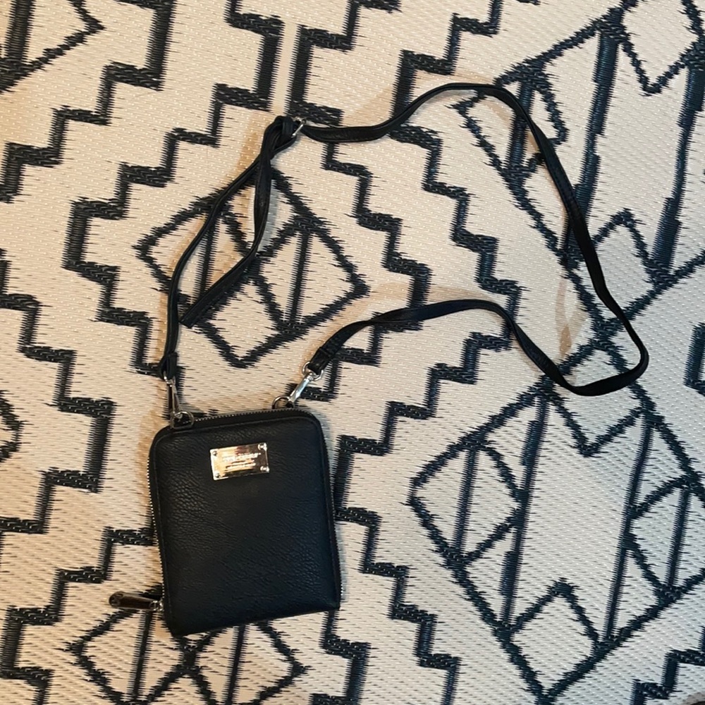 NWOT COCO & Carmen black cross body bag clutch